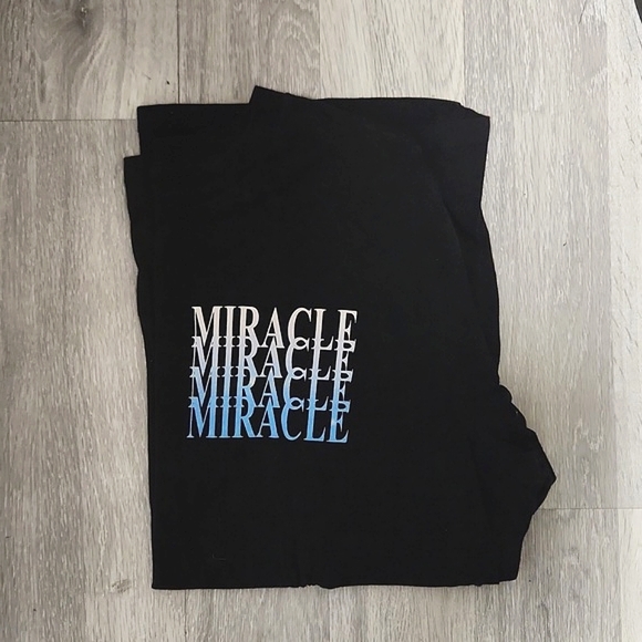 7|$30 Forever 21 Miracle t-shirt | Size Large - Picture 2 of 4
